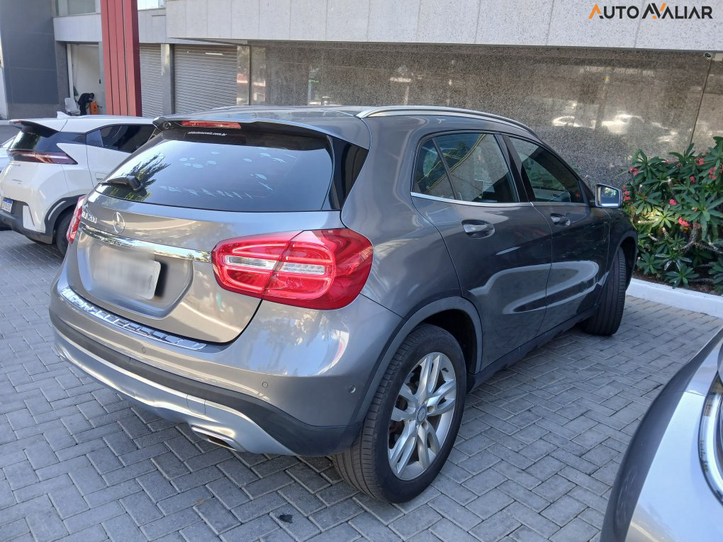 MERCEDES-BENZ GLA 200 1.6 CGI ADVANCE 16V TURBO FLEX 4P AUTOMATICO