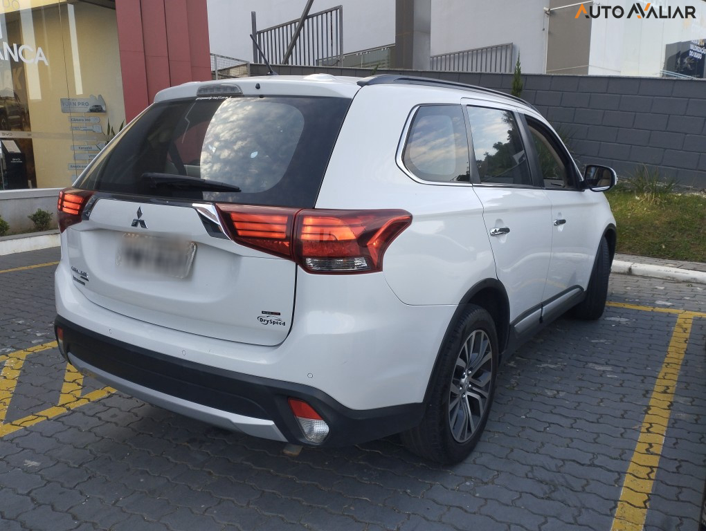 MITSUBISHI OUTLANDER 2.2 4X4 16V DIESEL 4P AUTOMATICO