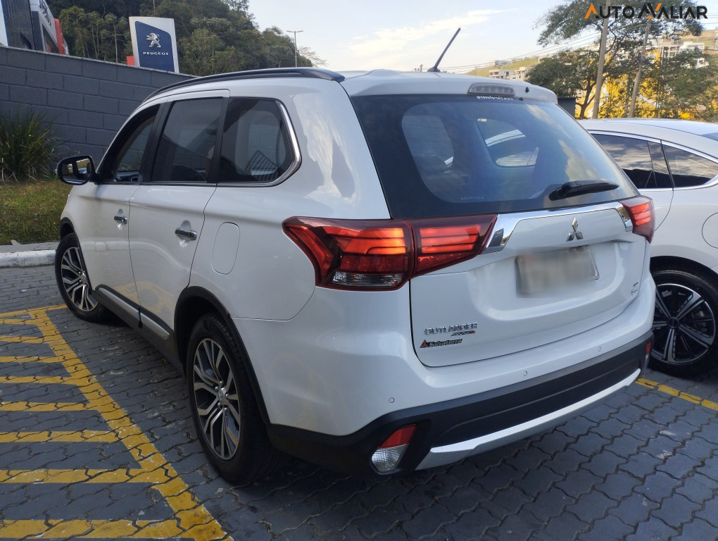 MITSUBISHI OUTLANDER 2.2 4X4 16V DIESEL 4P AUTOMATICO
