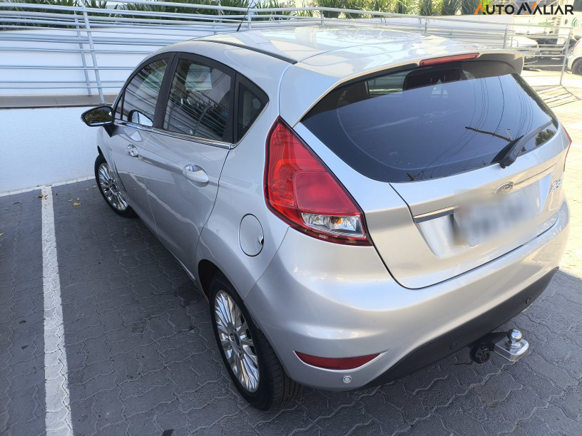 FORD FIESTA 1.6 TITANIUM HATCH 16V FLEX 4P POWERSHIFT