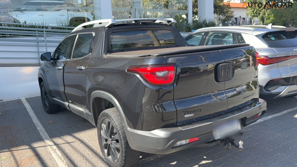 FIAT TORO 2.0 16V TURBO DIESEL VOLCANO 4WD AT9