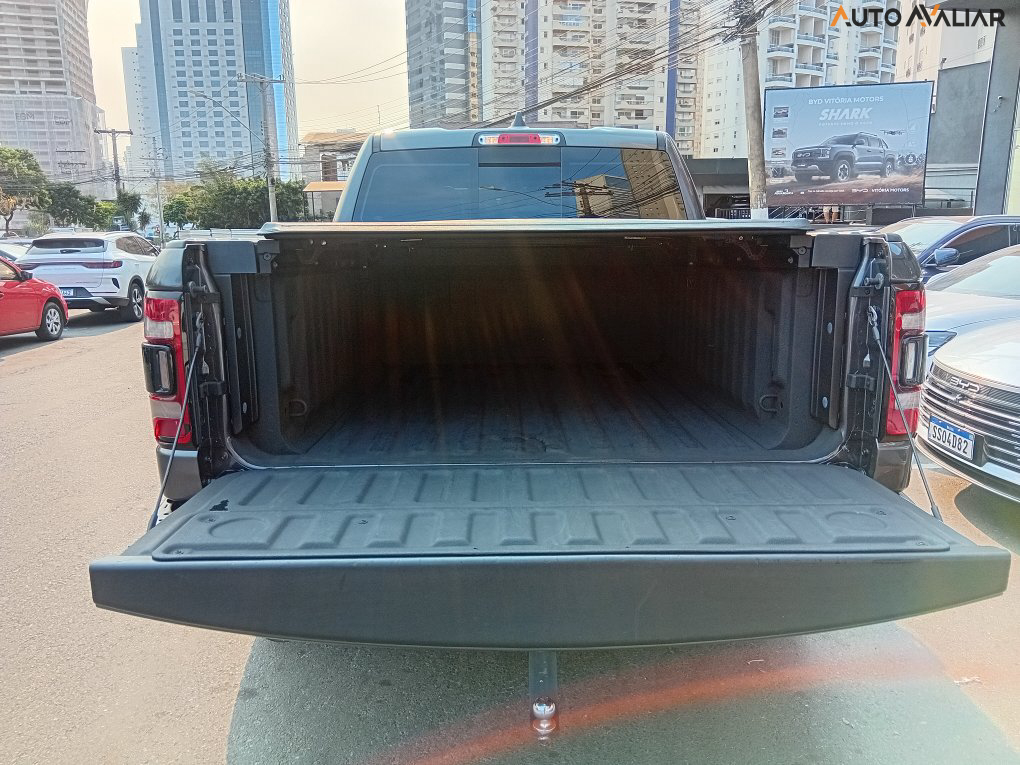 DODGE RAM 5.7 V8 GASOLINA 1500 REBEL CD 4X4 AUTOMÁTICO