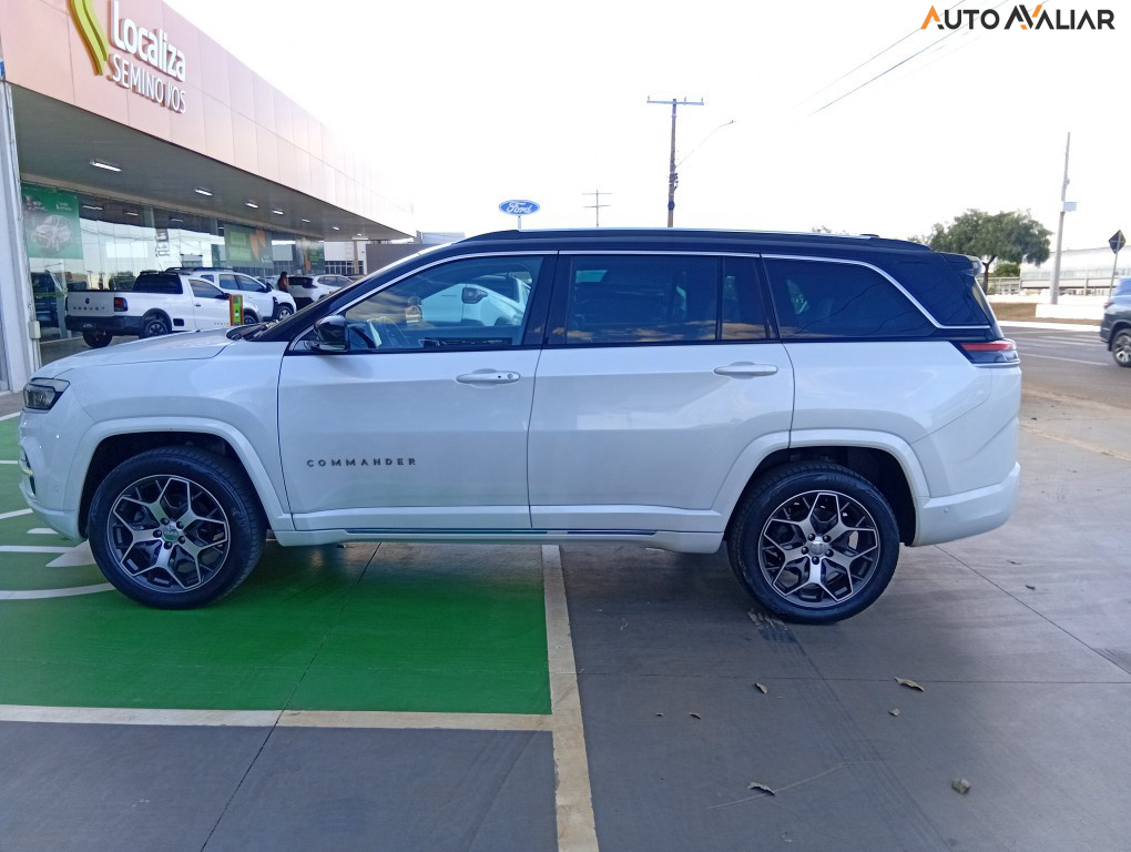 JEEP COMMANDER 2.0 TD380 TURBO DIESEL OVERLAND AT9
