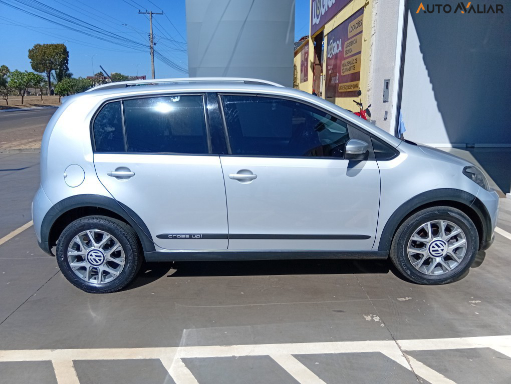 VOLKSWAGEN CROSS UP 1.0 TSI 12V FLEX 4P MANUAL