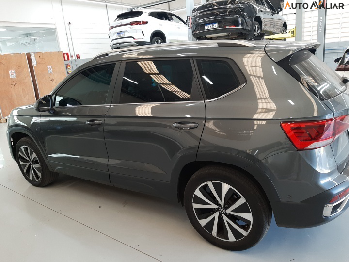 VOLKSWAGEN TAOS 1.4 250 TSI TOTAL FLEX HIGHLINE AUTOMÁTICO