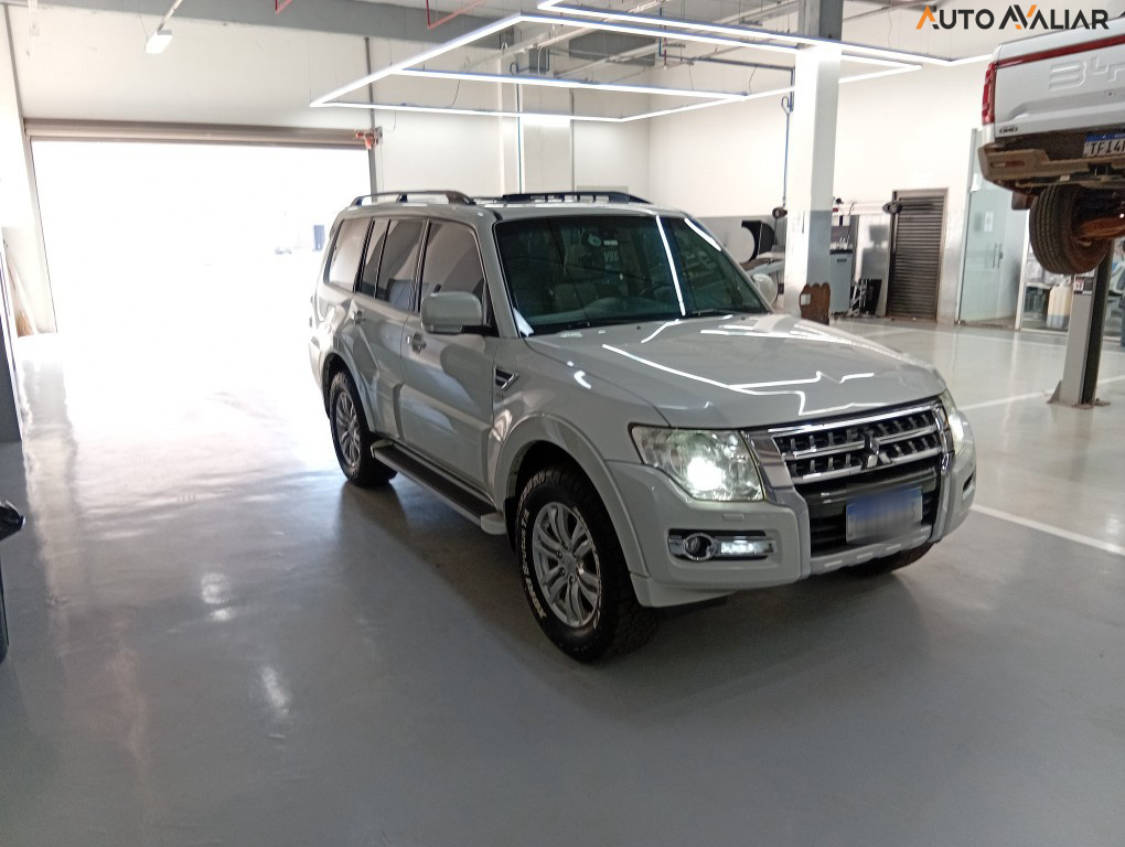 MITSUBISHI PAJERO FULL 3.8 HPE 4X4 V6 24V GASOLINA 4P AUTOMATICO