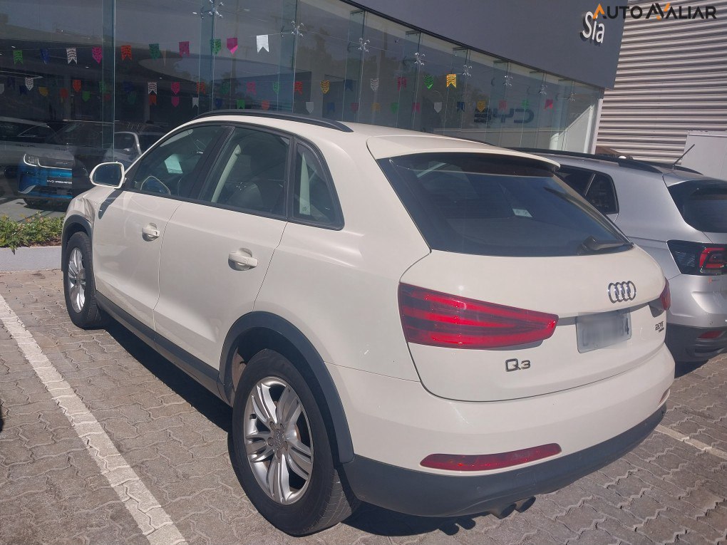 AUDI Q3 2.0 TFSI AMBIENTE QUATTRO 4P GASOLINA S TRONIC