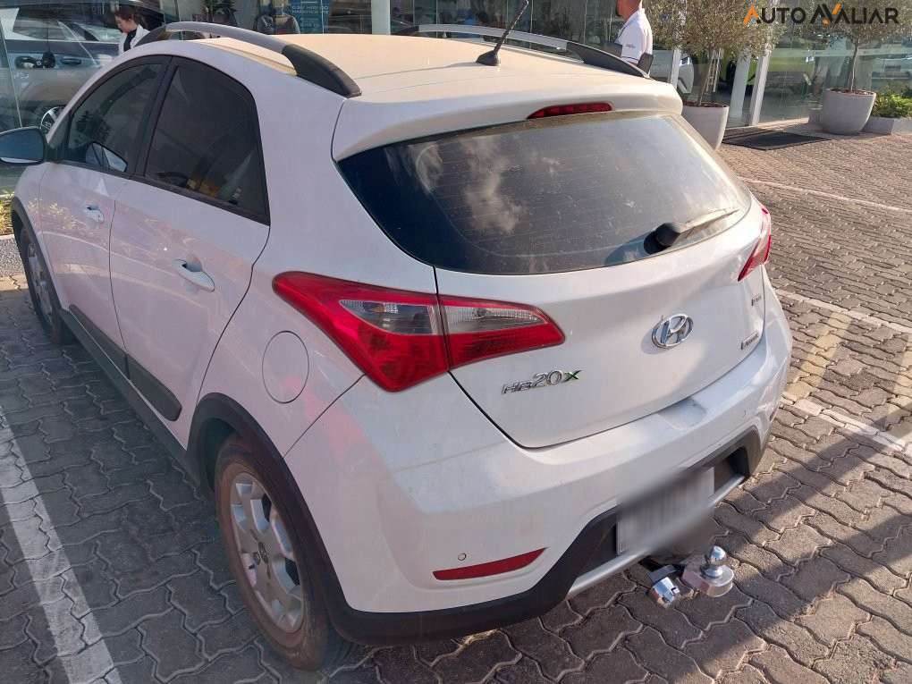 HYUNDAI HB20X 1.6 16V PREMIUM FLEX 4P AUTOMATICO