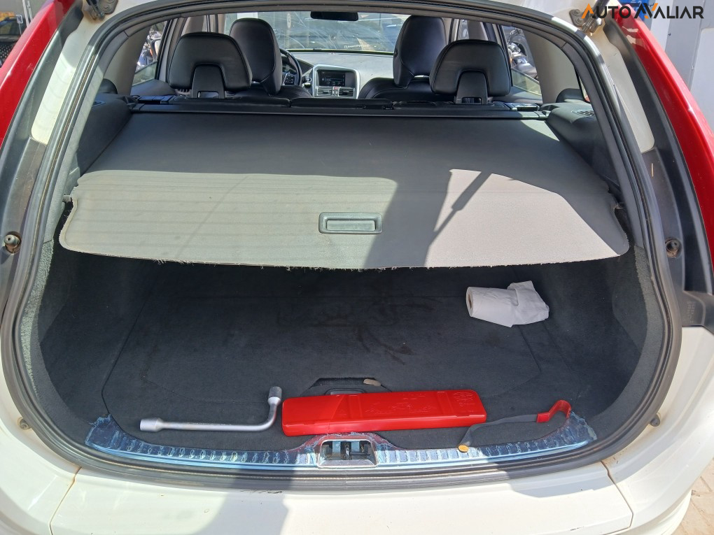 VOLVO XC60 2.0 T5 DYNAMIC FWD TURBO GASOLINA 4P AUTOMATICO