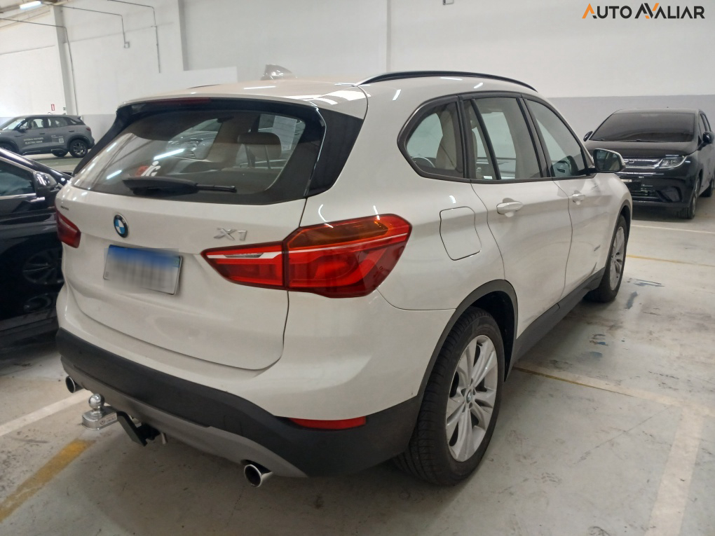 BMW X1 2.0 16V TURBO ACTIVEFLEX SDRIVE20I 4P AUTOMATICO
