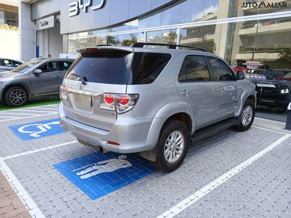 TOYOTA HILUX SW4 3.0 SRV 4X4 16V TURBO INTERCOOLER DIESEL 4P AUTOMATICO