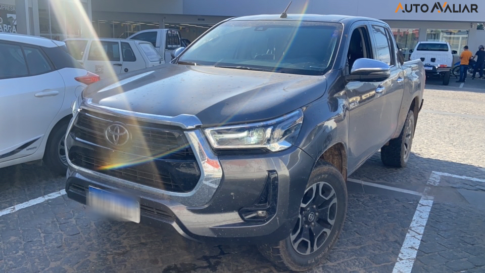 TOYOTA HILUX 2.8 D-4D TURBO DIESEL CD SRX 4X4 AUTOMÁTICO