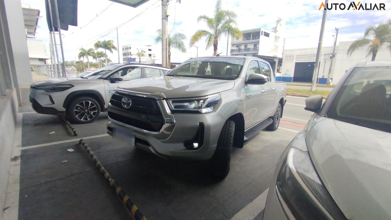 TOYOTA HILUX 2.8 D-4D TURBO DIESEL CD SRX 4X4 AUTOMÁTICO