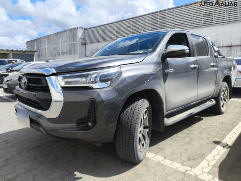 TOYOTA HILUX 2.8 D-4D TURBO DIESEL CD SRX 4X4 AUTOMÁTICO