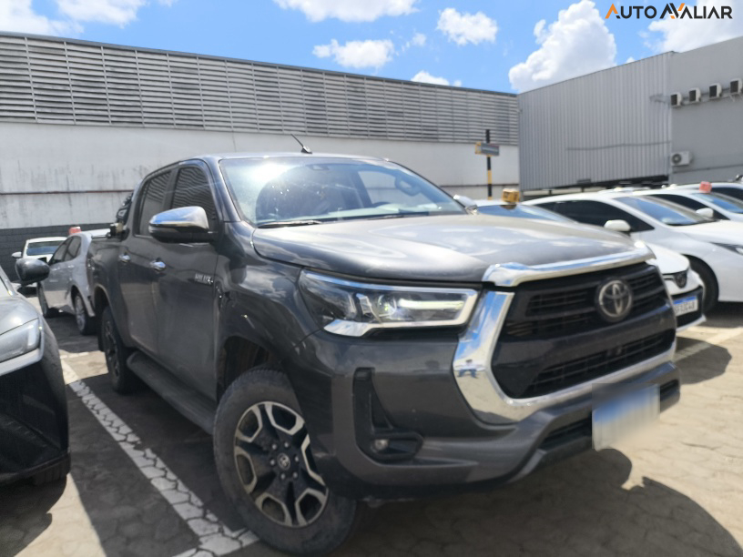 TOYOTA HILUX 2.8 D-4D TURBO DIESEL CD SRX 4X4 AUTOMÁTICO