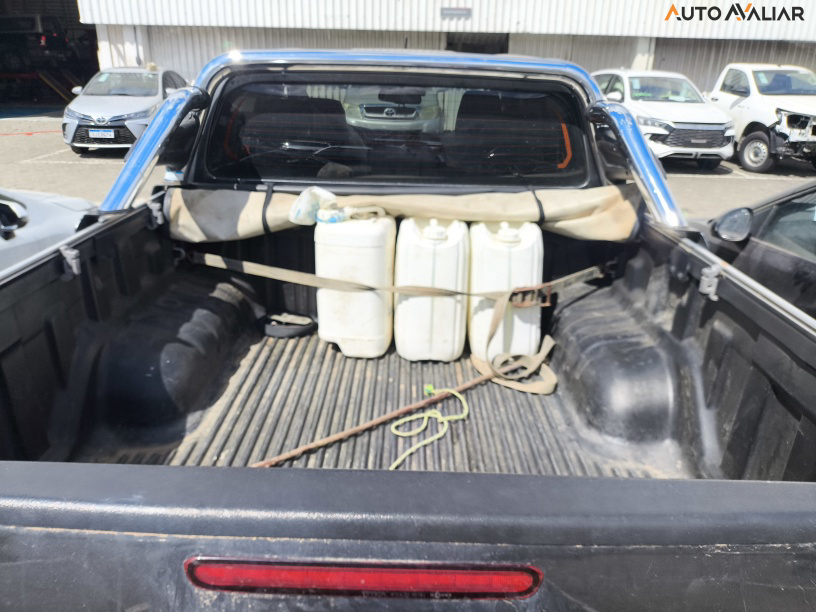 TOYOTA HILUX 2.8 D-4D TURBO DIESEL CD SRX 4X4 AUTOMÁTICO