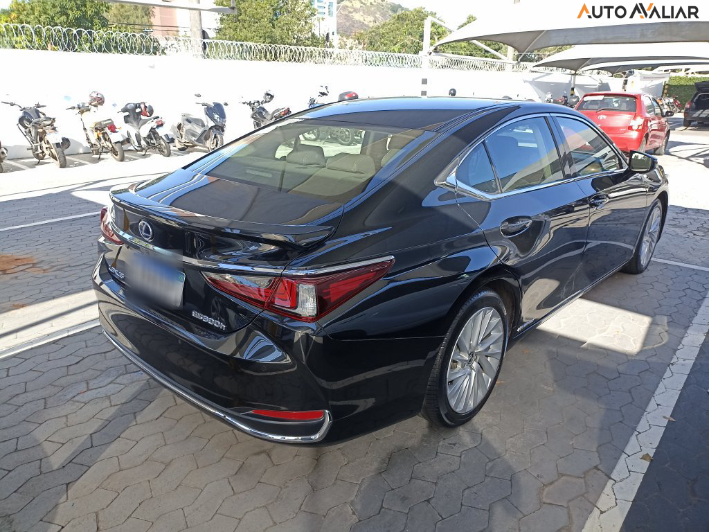 LEXUS ES 300H 2.5 16V HÍBRIDO CVT