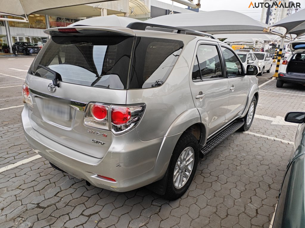TOYOTA HILUX SW4 3.0 SRV 4X4 7 LUGARES 16V TURBO INTERCOOLER DIESEL 4P AUTOMATICO