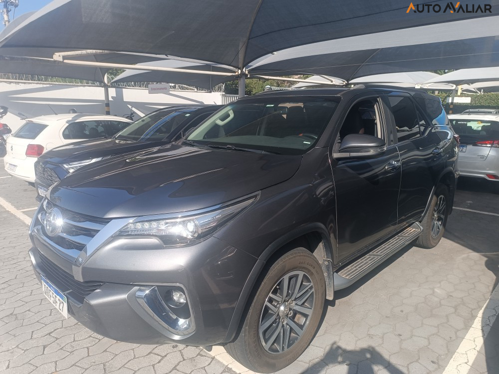 TOYOTA HILUX SW4 2.8 SRX 4X4 16V TURBO INTERCOOLER DIESEL 4P AUTOMATICO
