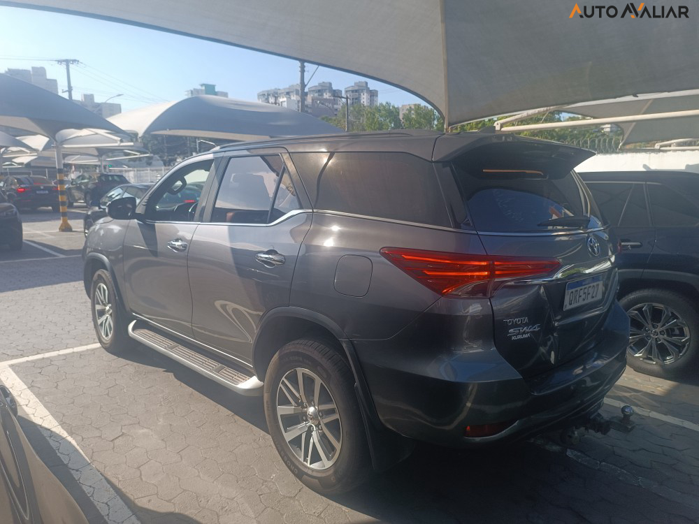 TOYOTA HILUX SW4 2.8 SRX 4X4 16V TURBO INTERCOOLER DIESEL 4P AUTOMATICO