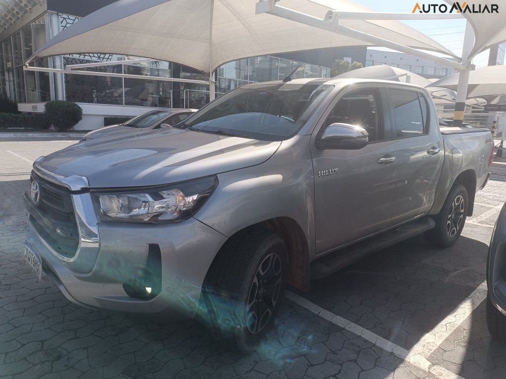 TOYOTA HILUX 2.8 D-4D TURBO DIESEL CD SRV 4X4 AUTOMÁTICO