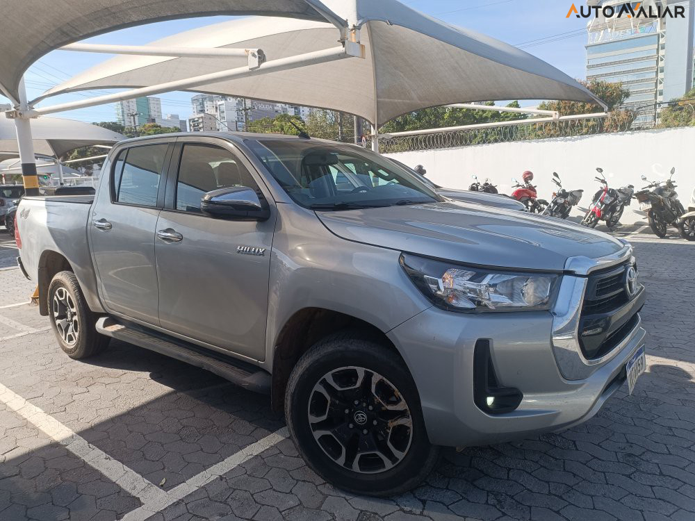 TOYOTA HILUX 2.8 D-4D TURBO DIESEL CD SRV 4X4 AUTOMÁTICO