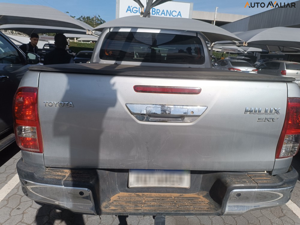 TOYOTA HILUX 2.8 D-4D TURBO DIESEL CD SRV 4X4 AUTOMÁTICO