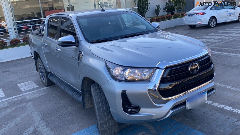 TOYOTA HILUX 2.8 D-4D TURBO DIESEL CD SRV 4X4 AUTOMÁTICO