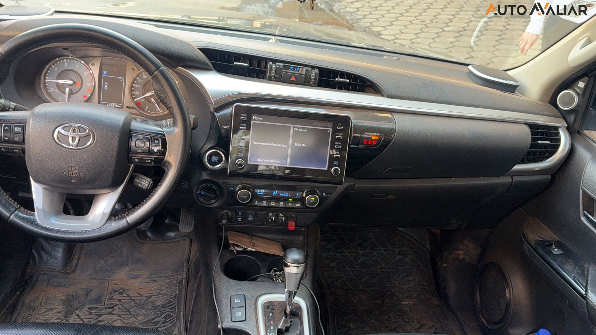 TOYOTA HILUX 2.8 D-4D TURBO DIESEL CD SRX 4X4 AUTOMÁTICO