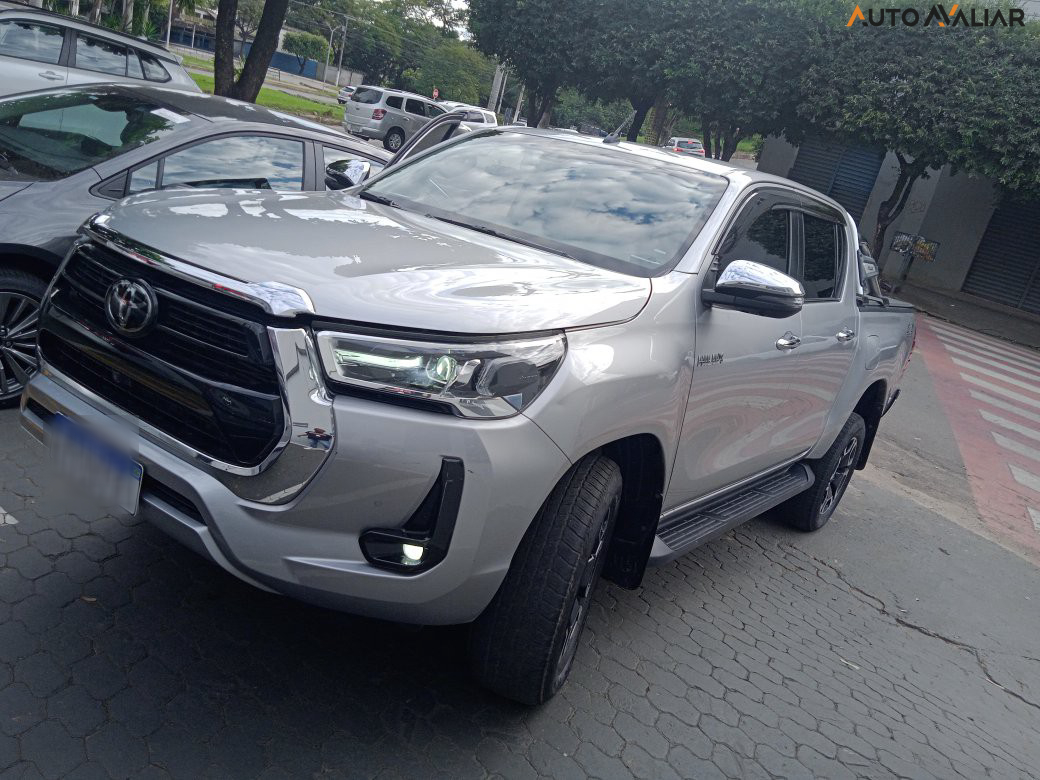 TOYOTA HILUX 2.8 SRX 4X4 CD 16V DIESEL 4P AUTOMATICO