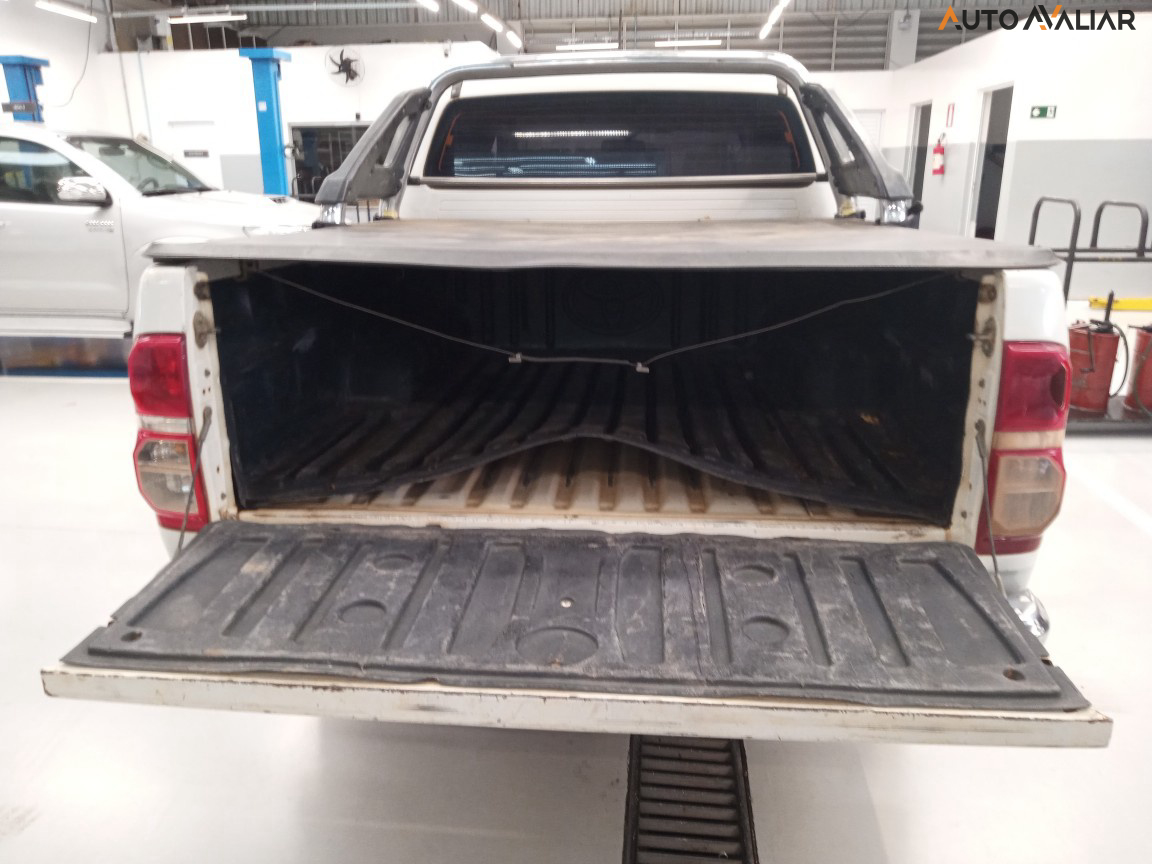 TOYOTA HILUX 3.0 SRV TOP 4X4 CD 16V TURBO INTERCOOLER DIESEL 4P AUTOMATICO