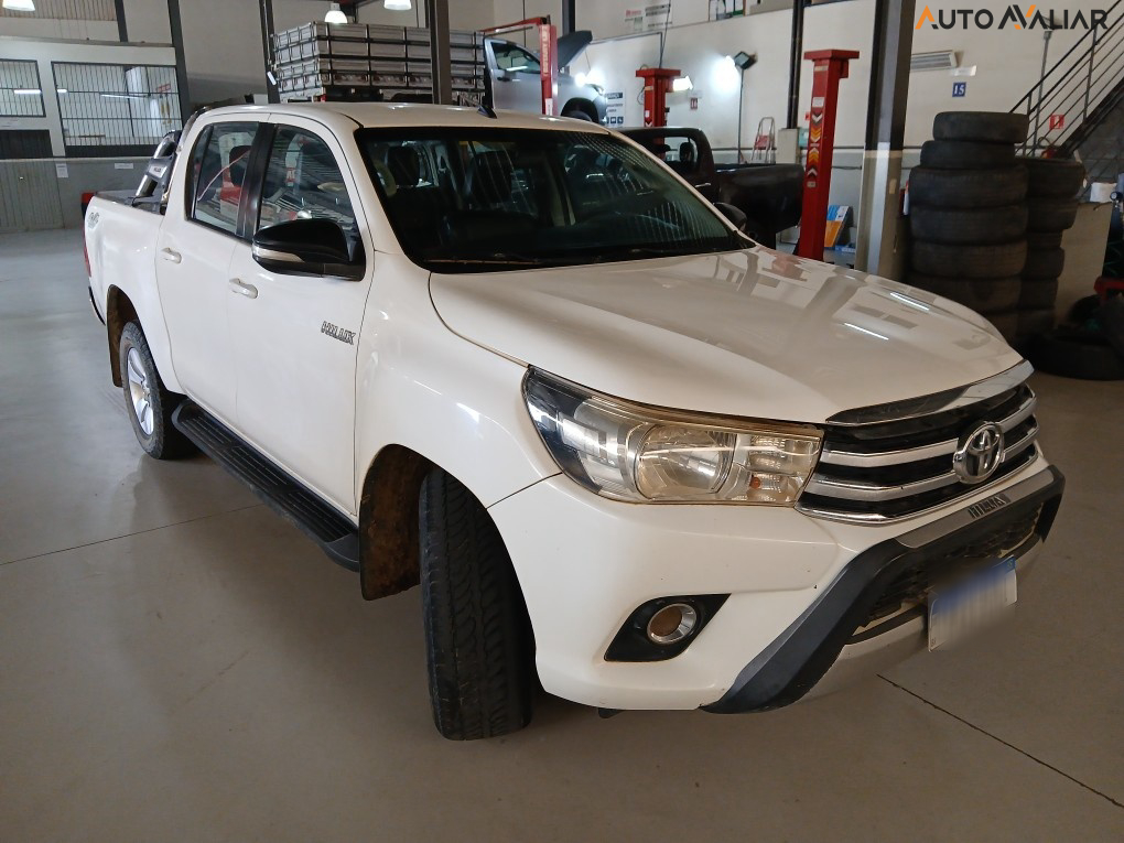 TOYOTA HILUX 2.8 SR 4X4 CD 16V DIESEL 4P AUTOMATICO