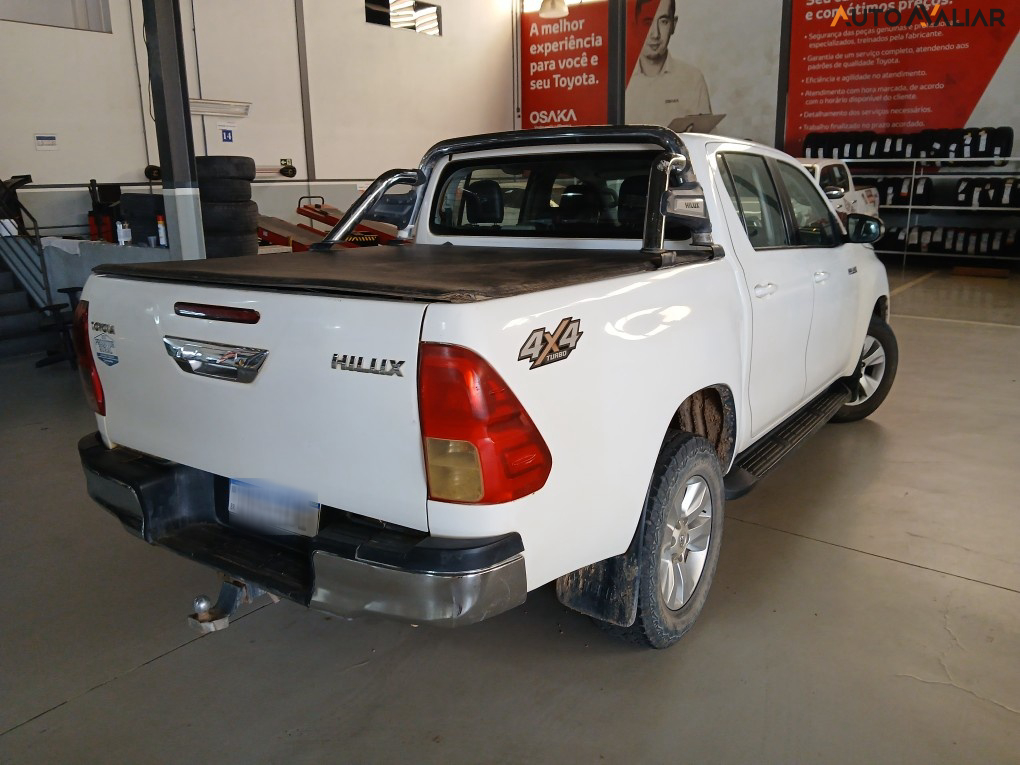 TOYOTA HILUX 2.8 SR 4X4 CD 16V DIESEL 4P AUTOMATICO