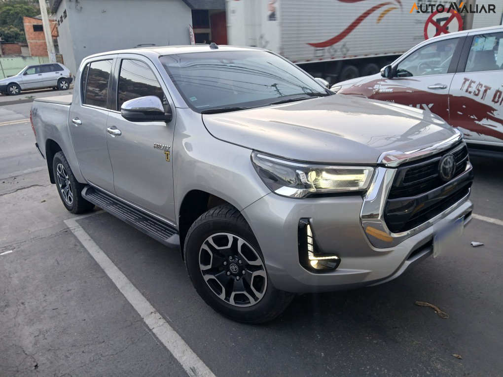 TOYOTA HILUX 2.8 SRX 4X4 CD 16V DIESEL 4P AUTOMATICO
