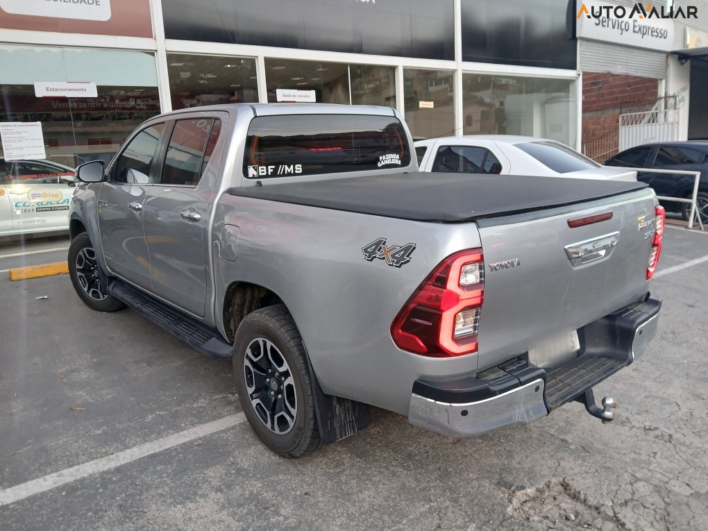 TOYOTA HILUX 2.8 SRX 4X4 CD 16V DIESEL 4P AUTOMATICO
