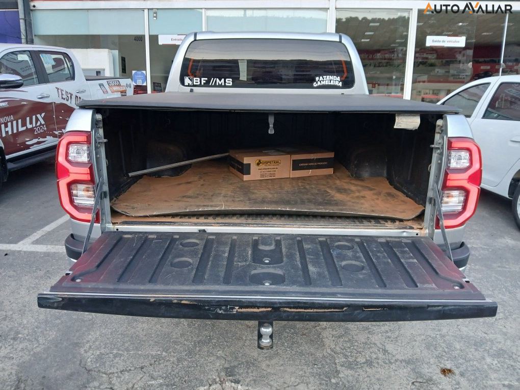 TOYOTA HILUX 2.8 SRX 4X4 CD 16V DIESEL 4P AUTOMATICO