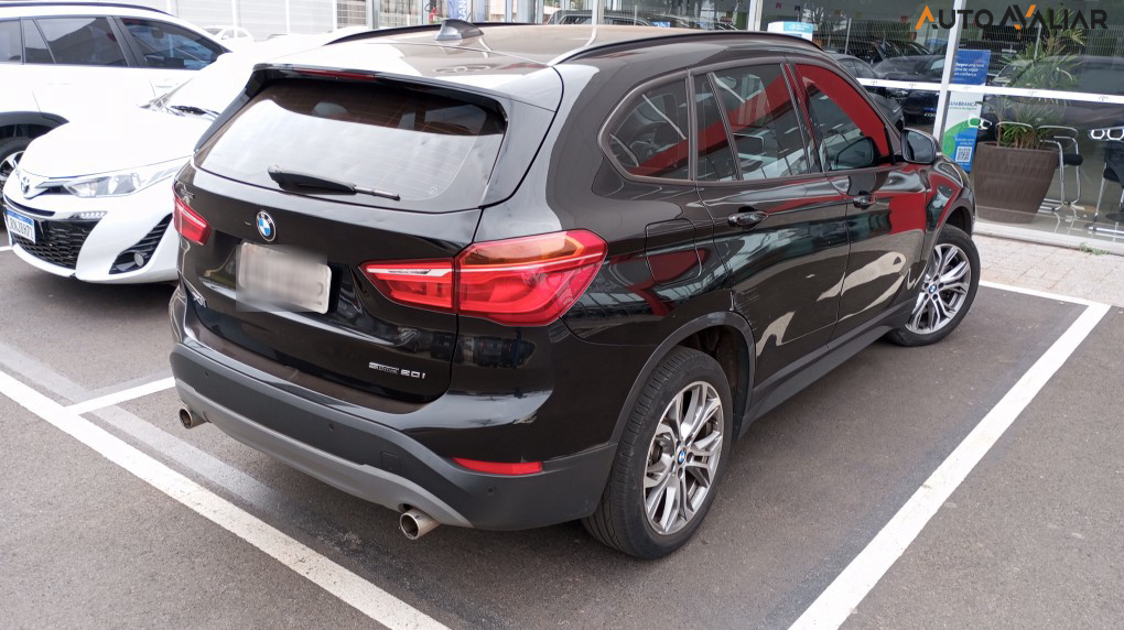 BMW X1 2.0 16V TURBO ACTIVEFLEX SDRIVE20I 4P AUTOMATICO