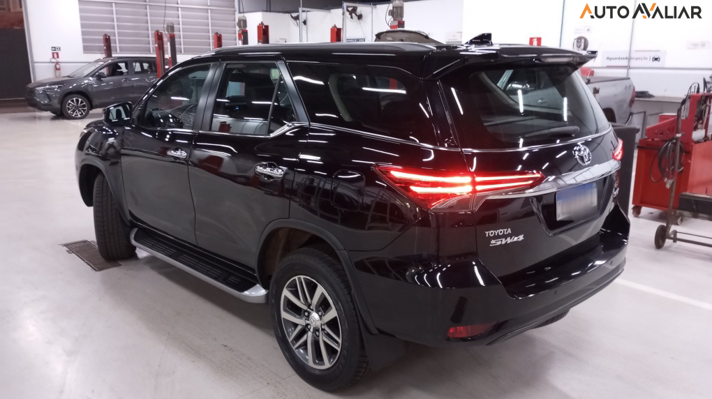 TOYOTA HILUX SW4 2.8 SRX 4X4 16V TURBO INTERCOOLER DIESEL 4P AUTOMATICO