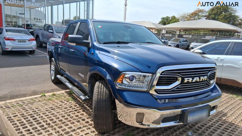 RAM CLASSIC 5.7 V8 GASOLINA LARAMIE CD 4X4 AUTOMATICO
