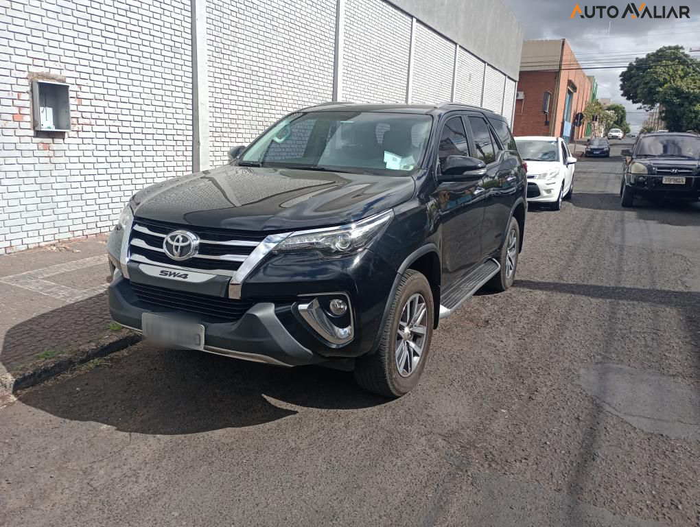 TOYOTA HILUX SW4 2.8 SRX 4X4 16V TURBO INTERCOOLER DIESEL 4P AUTOMATICO