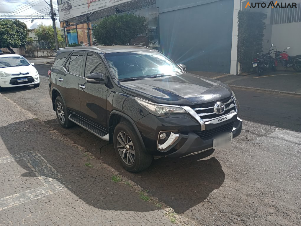 TOYOTA HILUX SW4 2.8 SRX 4X4 16V TURBO INTERCOOLER DIESEL 4P AUTOMATICO