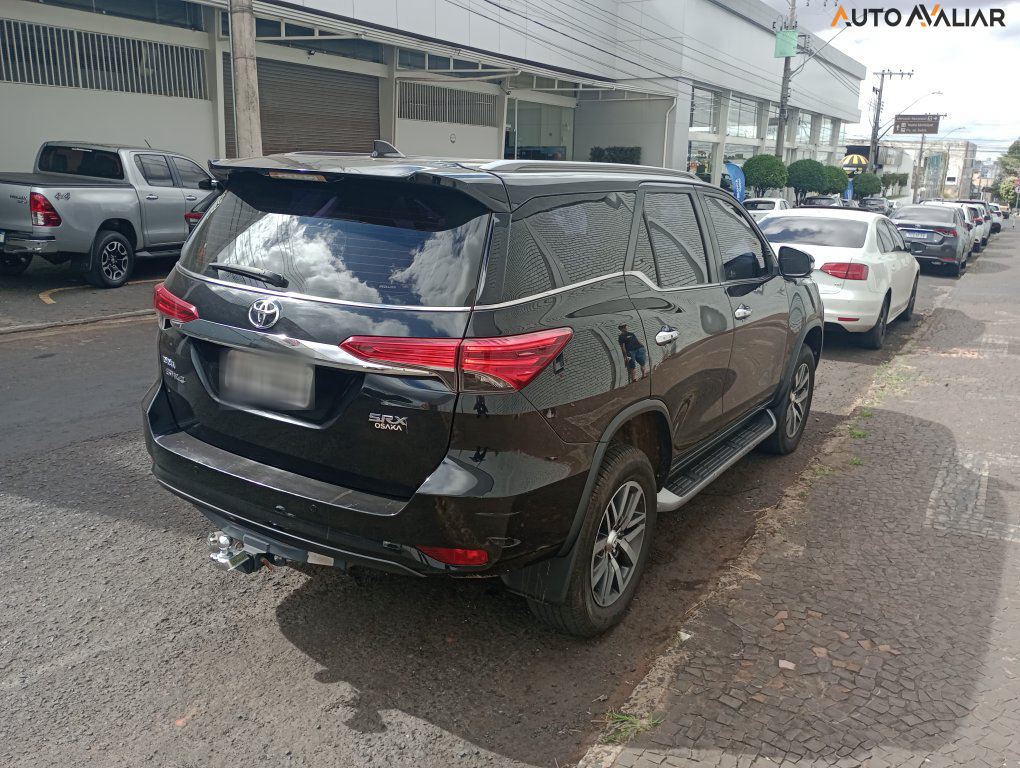 TOYOTA HILUX SW4 2.8 SRX 4X4 16V TURBO INTERCOOLER DIESEL 4P AUTOMATICO