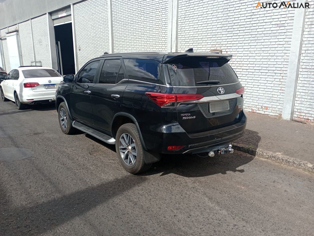 TOYOTA HILUX SW4 2.8 SRX 4X4 16V TURBO INTERCOOLER DIESEL 4P AUTOMATICO