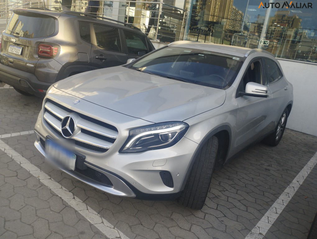 MERCEDES-BENZ GLA 200 1.6 CGI ADVANCE 16V TURBO FLEX 4P AUTOMATICO