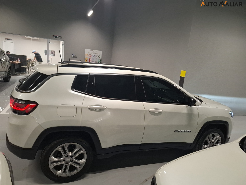 JEEP COMPASS 1.3 T270 TURBO FLEX LONGITUDE AT6