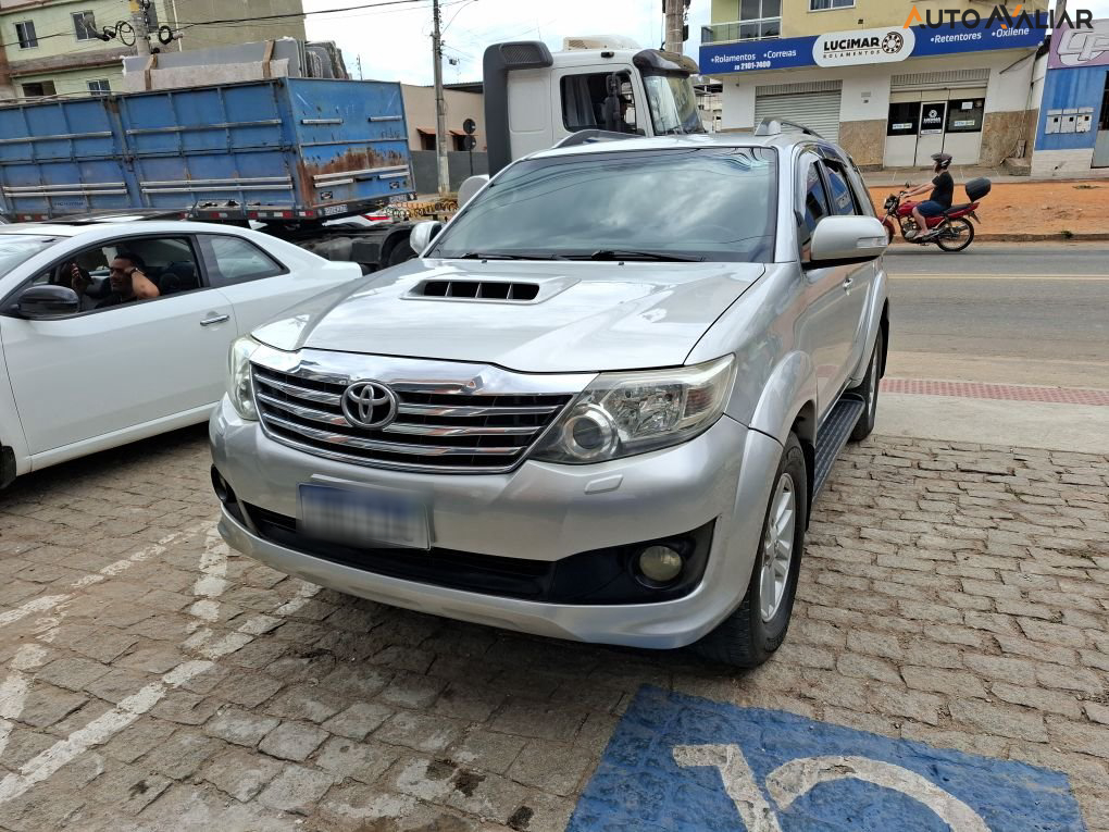 TOYOTA HILUX SW4 3.0 SRV 4X4 16V TURBO INTERCOOLER DIESEL 4P AUTOMATICO