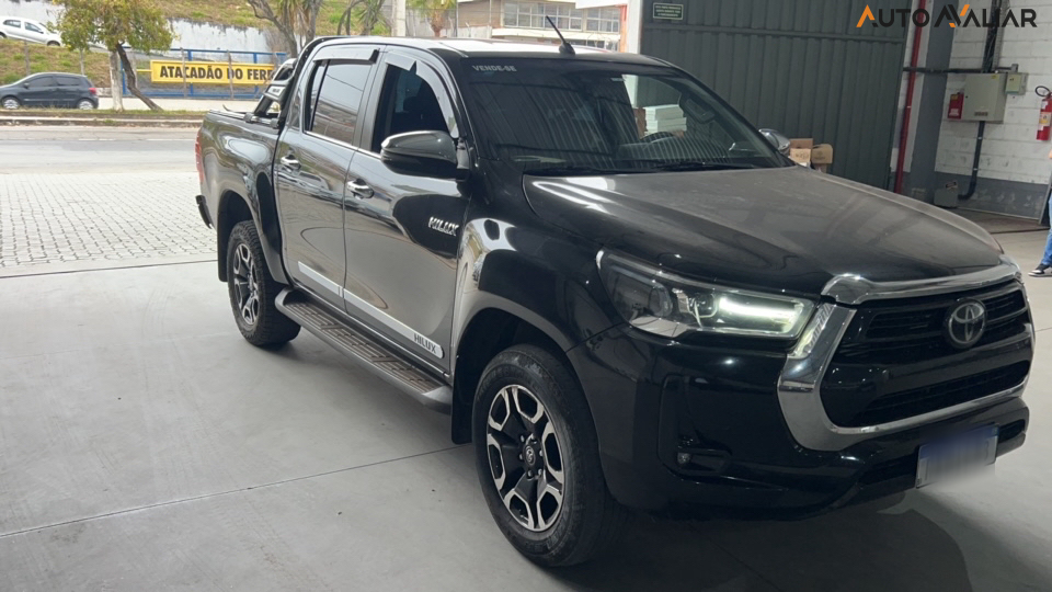 TOYOTA HILUX 2.8 D-4D TURBO DIESEL CD SRX 4X4 AUTOMÁTICO