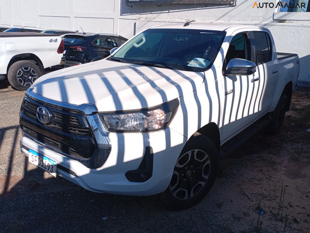 TOYOTA HILUX 2.8 D-4D TURBO DIESEL CD SRV 4X4 AUTOMÁTICO