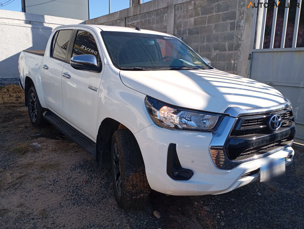TOYOTA HILUX 2.8 D-4D TURBO DIESEL CD SRV 4X4 AUTOMÁTICO