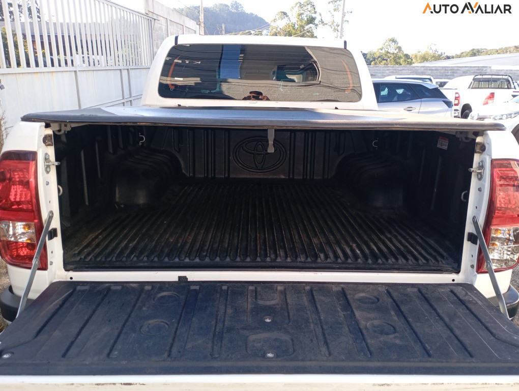 TOYOTA HILUX 2.8 D-4D TURBO DIESEL CD SRV 4X4 AUTOMÁTICO
